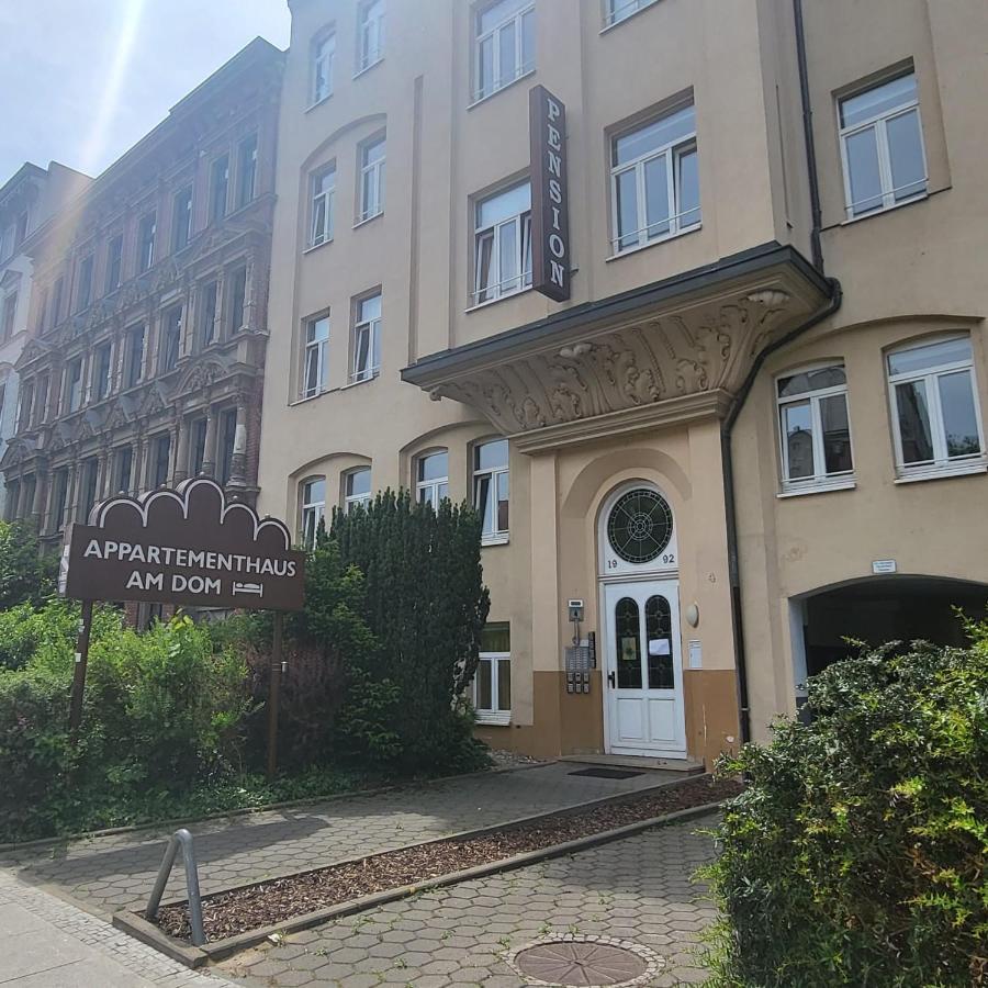 Apartment Am Dom Halle  Bagian luar foto