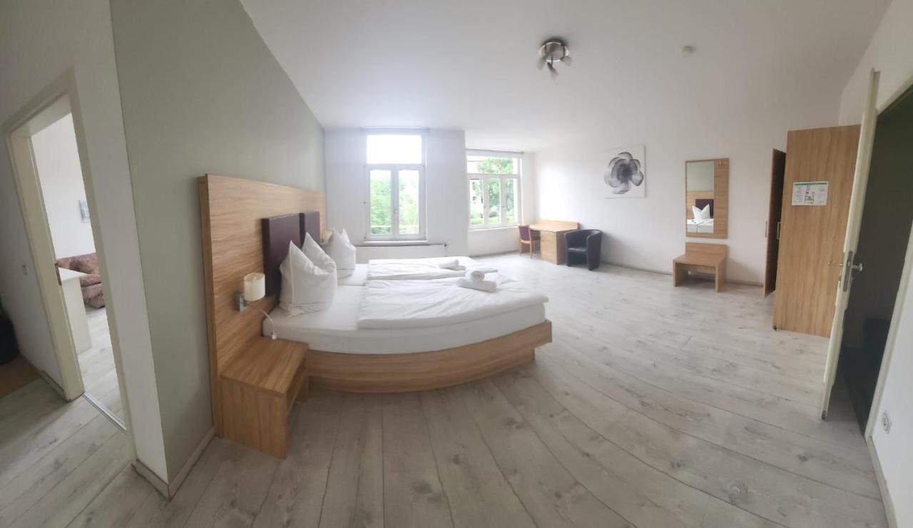 Apartment Am Dom Halle  Bagian luar foto